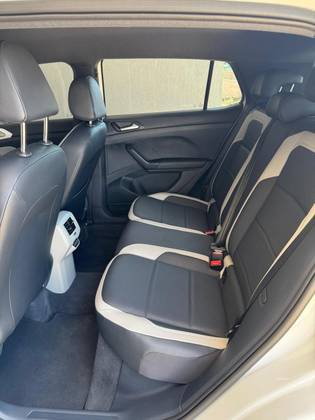VOLKSWAGEN T-CROSS 1.4 250 TSI TOTAL FLEX HIGHLINE AUTOMÁTICO